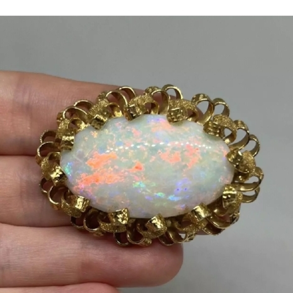 14k Elegant Gold and Australian Opal Women's Brooch